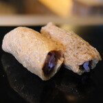 鮨 三心 - 私の大好きな、熊本の南関揚げを使って 黒米を包んだおいなりさん。見事な一品。