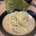 横浜家系ラーメン 銀家 - 料理写真: