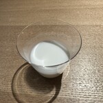 KHAO - 搾りたてのココナッツミルク、フレッシュ！