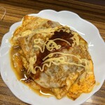 立呑み処 入部酒店 - 牛オムレツ