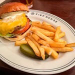 ファイヤーハウス - チーズバーガー