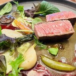 Imparfait - 土佐赤牛のステーキ ブロッコリーとビーツのソース