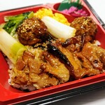 柿安 - 焼きとり＆肉団子の和弁当645円