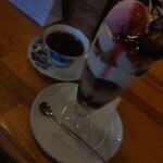 クリクリ - チェリーと紅茶のパフェ¥1150(〜2024.7.1)