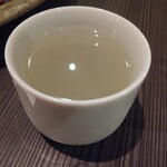 府中日本酒バルTOKUTOUSEKI - 【お料理8品＋生ビールや日本酒全40種含む飲み放題3時間付き】￥5,000のお猪口