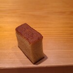 鮨 さかい - ㉔玉(芝海老と大和芋の擂り身入り)
      芝海老と大和芋で、ふっくら&しっとりの焼き上がり、穏やかな甘さが印象的です