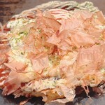 お好み焼き＆鉄板焼き はてな - 牛すじお好み焼き　たまごトッピング