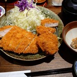 とん久 - 料理写真:食べ比べ 上ひれかつと上ロースかつ定食 2,134円