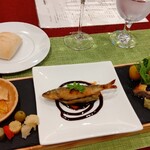 ロティスリー ル・ボヌール - 稚鮎のポワレ・レンズ豆と塩豚案アンクルート、信州サーモンマリネ・ヨーロッパ産チーズ盛合せ