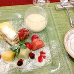 ロティスリー ル・ボヌール - フルーツとパンナコッタ