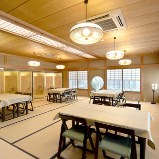 二階座敷（個室ではございません）
                                          椅子・テーブル席