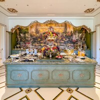 ラ・リベリュール - ビュッフェの種類は控えめですが、コースの食事でかなり満腹になるので充分でした。デザートのクレームブリュレが特に美味しかった！