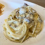 リトルネスト - 自家製パンチェッタとヤングコーンのカルボナーラ