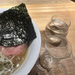 麺や 紀茂登 - お水もちゃんともらいました