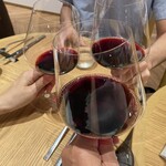 レ・カーヴ・ド・タイユヴァン - Pauillacの赤ワインで乾杯！