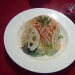 リバージュ イソヤマ - 前菜のサラダ