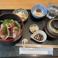 お料理 とみやま - 本日の海鮮丼御膳