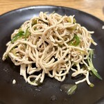 餃子と炙り こけこっこ - 押し豆腐のサラダ