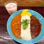エピタフカレー - ケララ風チキンカレー、ポークビンダルーMARKⅡ、生いちごラッシー