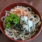 松本蕎麦店 - 薬味をのせて