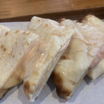 インド料理レストラン ムナ - 明太チーズナン