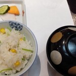 無庵 - 土鍋炊き御飯　とうもろこし　香の物　　味噌汁