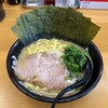 韮崎家 - ラーメン820円麺硬め。海苔増し120円。