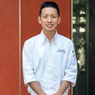 料理長・眞﨑氏。お客様の心に染み入る料理を目指しております