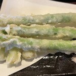 手打ちそば さくら - アスパラの天ぷら