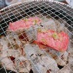 炭火焼肉 にく式 - カルビ
