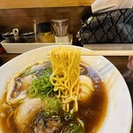 麺屋 誠 - 【醤油（小×tp味玉）＝中細縮れ麺】