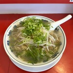 ラーメン 福 - ラーメン（上から）もやし少なめ、ネギ多め