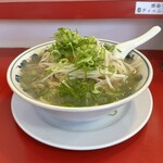ラーメン 福 - ラーメン（横から）もやし少なめ、ネギ多め
