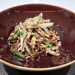 TOMONO - 【 キニラと韮の煮込み蕎麦 】　