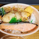 ほっともっと - 料理写真:もち麦ごはんのミニ弁当~ もちミニ しゃけ弁当(^^)d