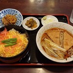 やぶそば - 「Ａランチ（日替わり）」1,100円（五目寿司） ※温そばは揚玉抜きでオーダー