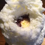 ミユキ茶房 - 中に金時とバニラ・アイスクリームがあり