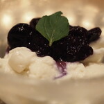 割烹さいお - 豆乳ムース＆ブルーベリーソース