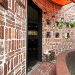 ミニヨン・ローズ - 店舗入り口