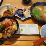 生本まぐろ 炊き餃子 井上 - 料理写真:お昼のセット