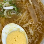 ラーメンだるまや - ねぎ、メンマ、ゆで玉子