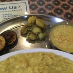 インド料理 パリワル - キチュリにスッと馴染む料理たち