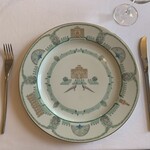 ファーストポケット - 最初にセッティングされていた孔雀のお皿。素敵♡