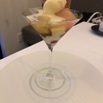 ファーストポケット - フルーツのコンポートのパフェ