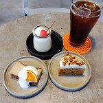 244.coffee - ■キャロットケーキ
■紅茶のバスクチーズケーキ
■プリン
■アメリカーノ
