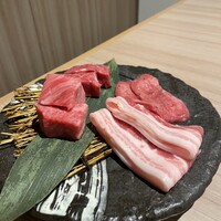 近江うし 焼肉 にくTATSU 青山本店 - 
