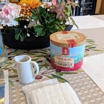 B6 - 一応フォンドヴォーのソースも用意してましたが、塩のみで出すシェフの肝の座り方が好きです