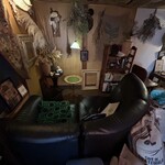 日方珈琲焙煎所 by CAFE SQUARE - 店内ソファ席❗️