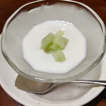 中華ダイニング 一途一心 - 杏仁豆腐　メロン乗せ