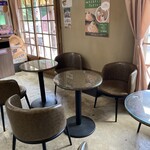 千寿堂 - 中でもゆっくり食べれるねん。